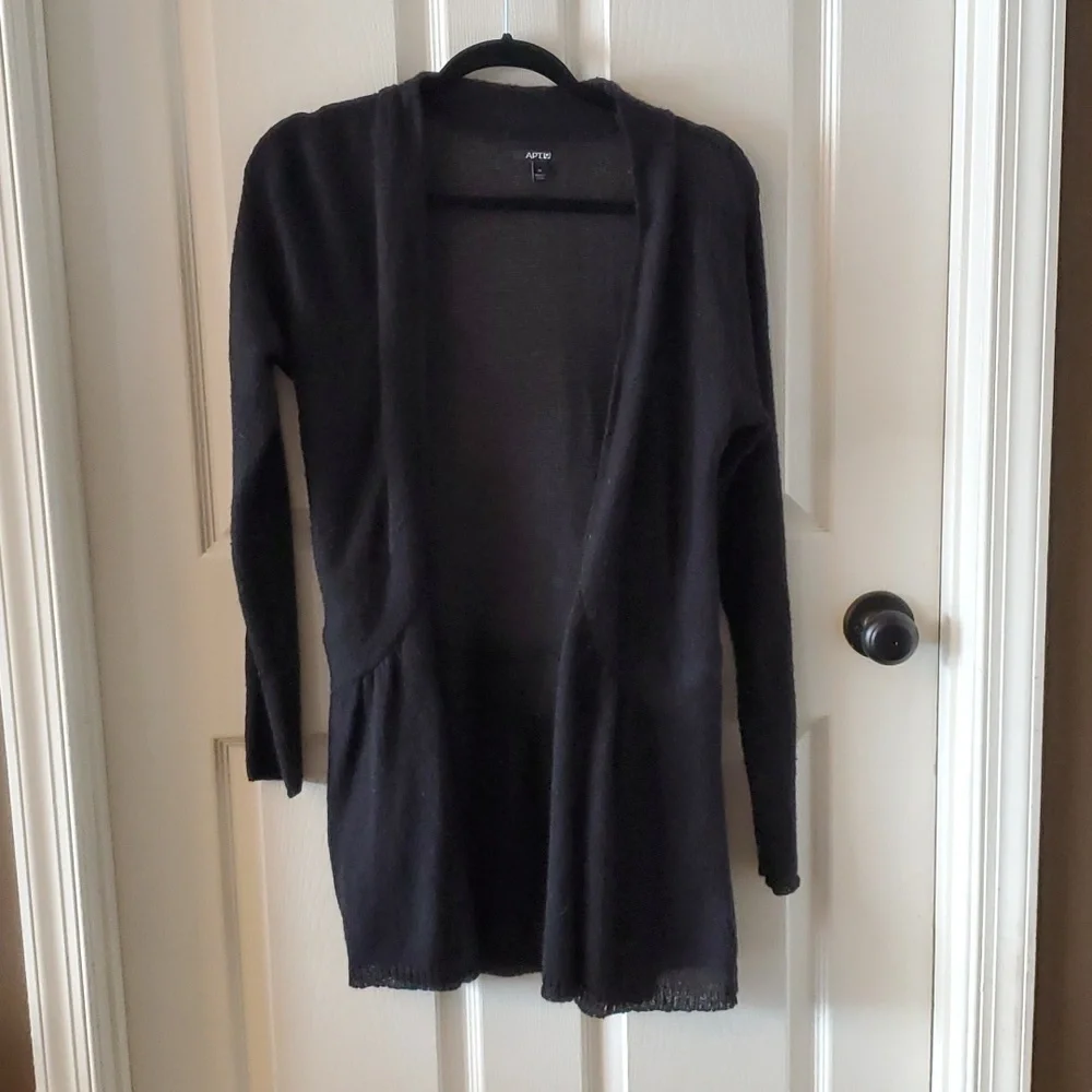 Apt. 9 women's open front cardigan sweater. Size medium. - Picture 1 of 5